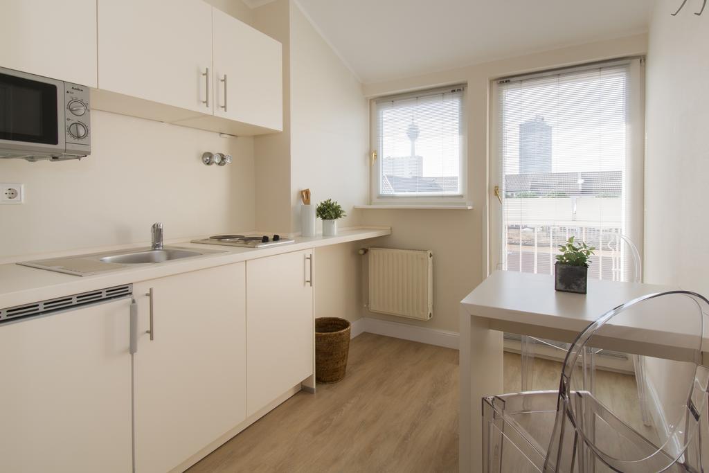 Апарт-отель Living Am Carlsplatz 4*