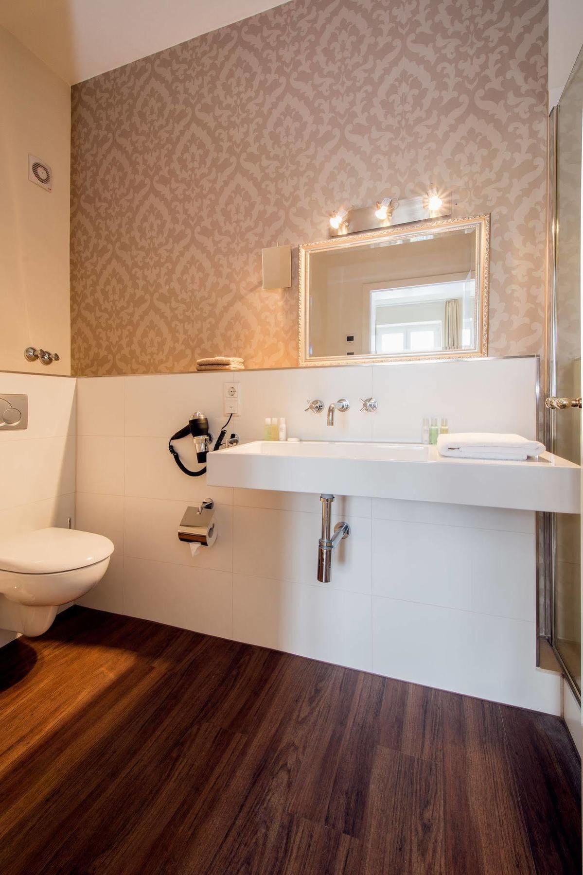 Living Am Carlsplatz 4* Дюссельдорф