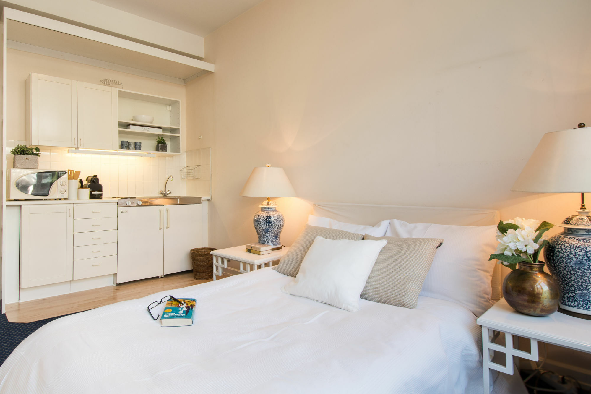 Апарт-отель Living Am Carlsplatz 4*