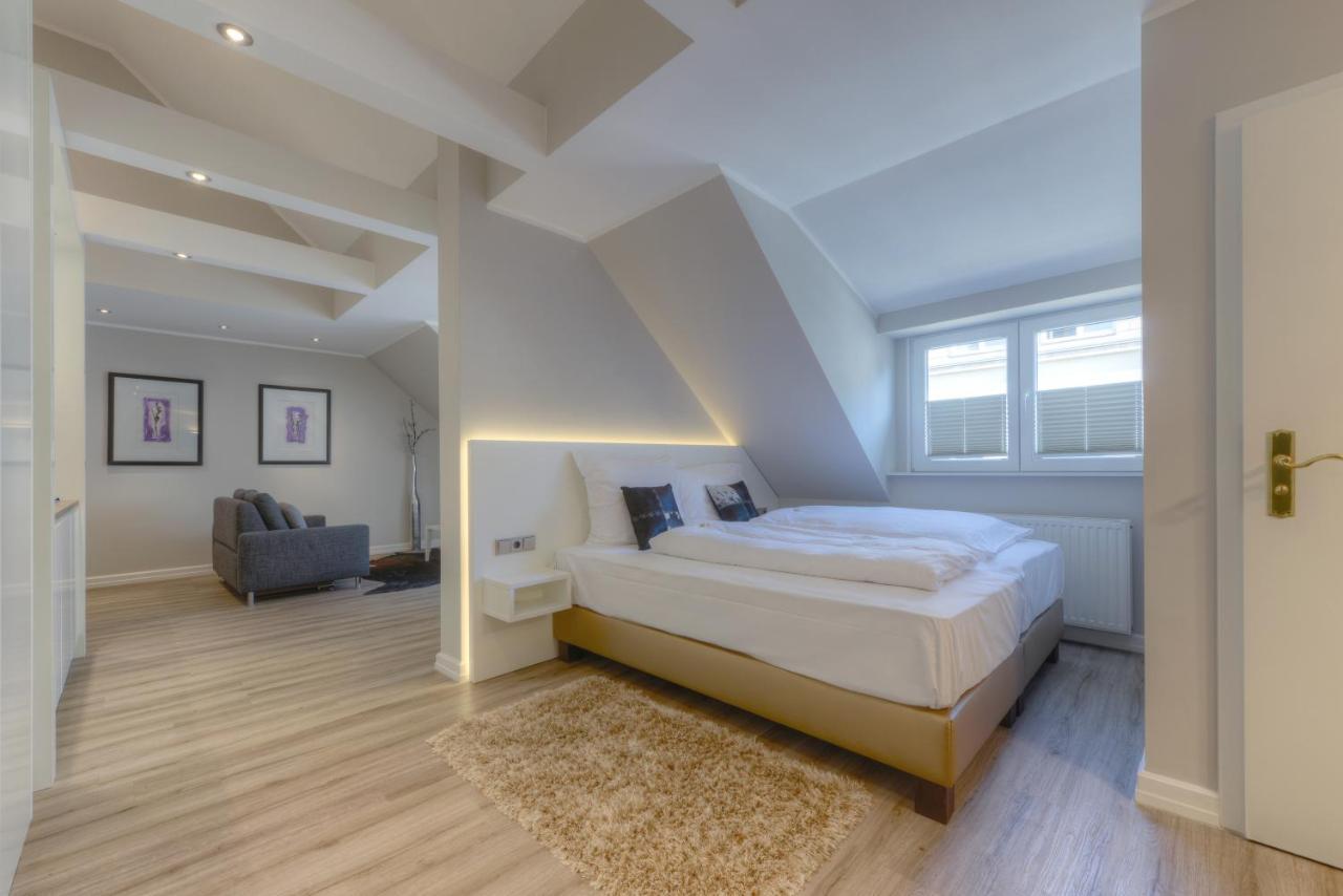 Апарт-отель Living Am Carlsplatz 4*